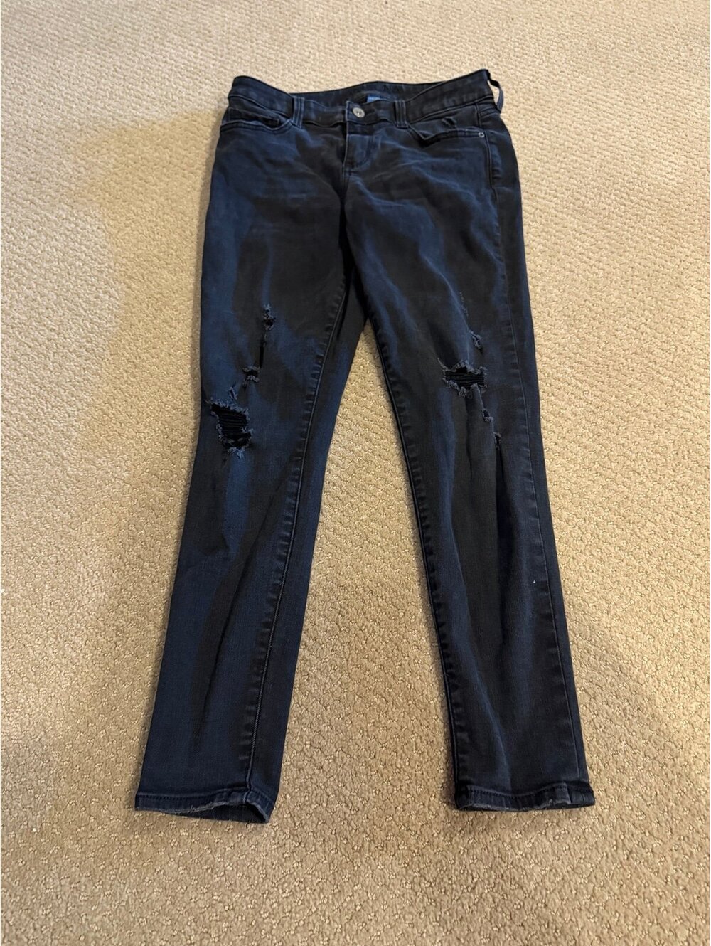 Arizona size 7 black jeans with holes
